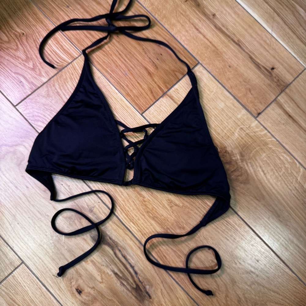 Mossimo Black Strappy Bikini Top Size Medium Target Swimwear — Minor Pilling